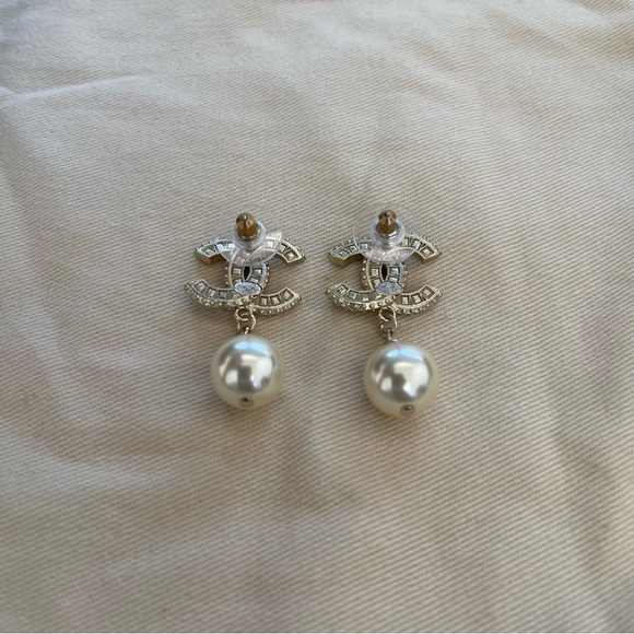 Chanel - CC earrings. - Picture 3 of 5